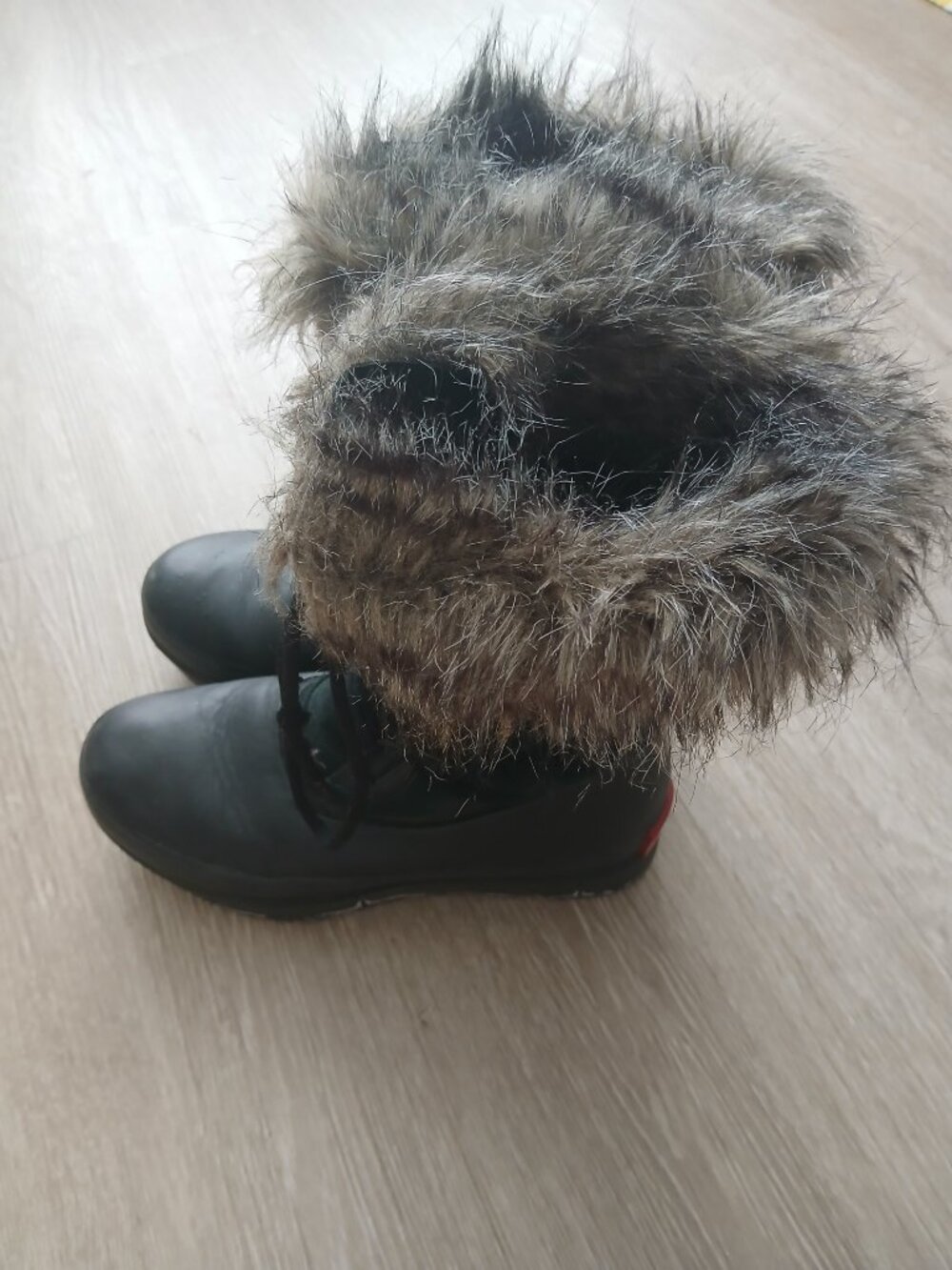 THE BEST WINTER BOOTS EVER - SOREL BLACK SIZE 9!!! - Picture 9 of 13